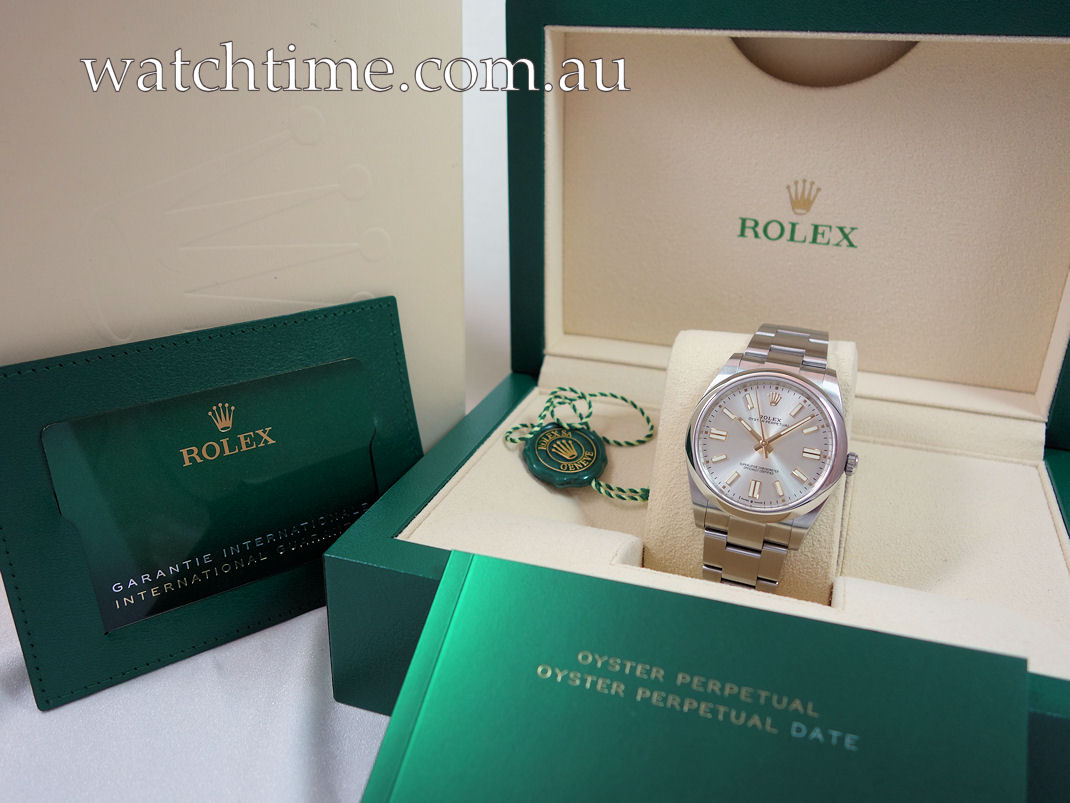 DSC07486 Rolex Oyster Perpetual 41mm 124300 Silver-Dial 2021 Box & Card