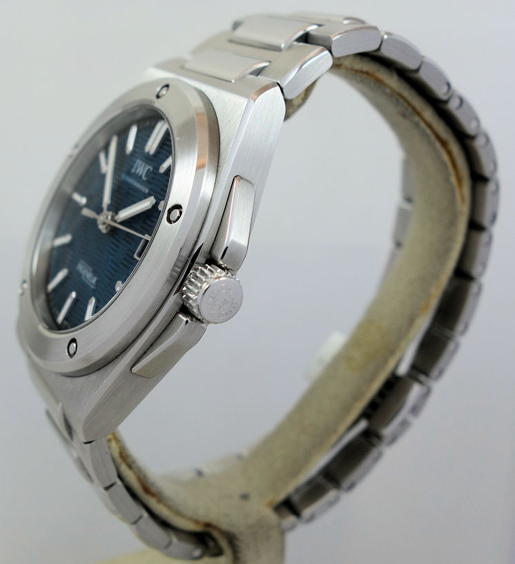 DSC07948 IWC Ingenieur Automatic 40 Steel on bracelet, AQUA dial IW328903