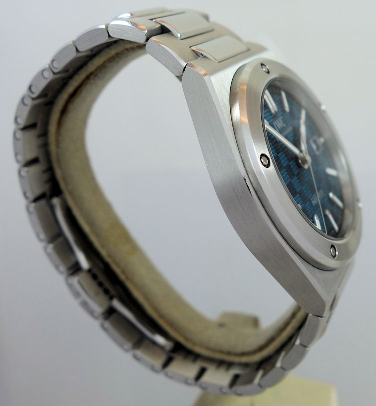 DSC07950 IWC Ingenieur Automatic 40 Steel on bracelet, AQUA dial IW328903