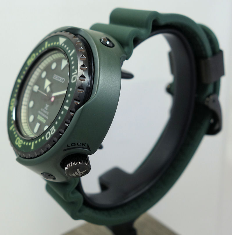 DSC07997 SEIKO Prospex Sea TUNA "Mobile Suit Gundam" Zaku II 40th Anniversary Ltd. Edn. SLA029J1