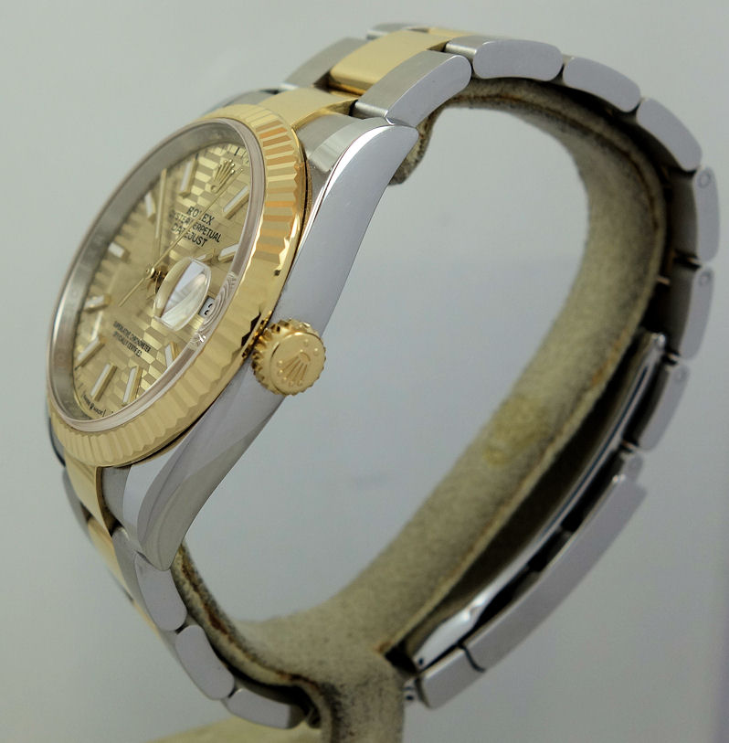 DSC08593 Rolex Datejust 36 Steel & 18k Yellow-Gold, Motif Dial 126233 MAY 2024 Box & Card