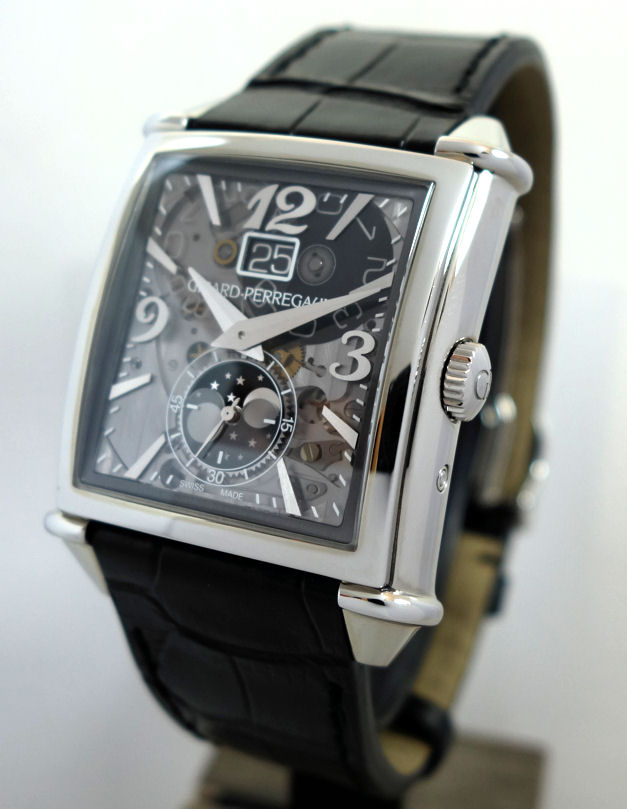 DSC09454 Girard-Perreguax Vintage 1945 XXL Large Date and Moon Phases 25882-11-223-BB6B