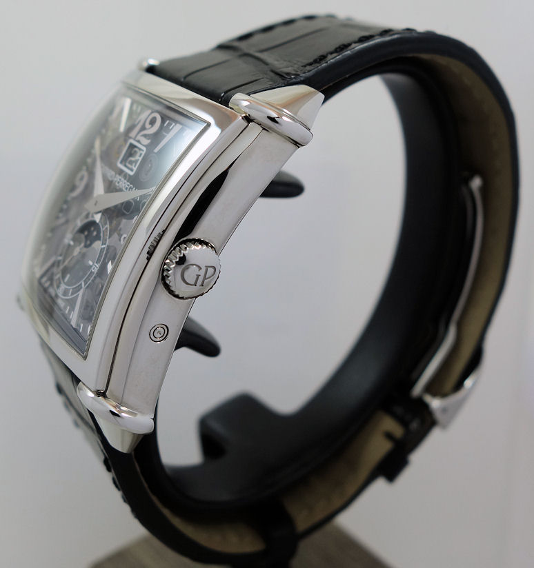 DSC09463 Girard-Perreguax Vintage 1945 XXL Large Date and Moon Phases 25882-11-223-BB6B