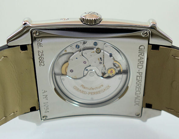 DSC09468 Girard-Perreguax Vintage 1945 XXL Large Date and Moon Phases 25882-11-223-BB6B