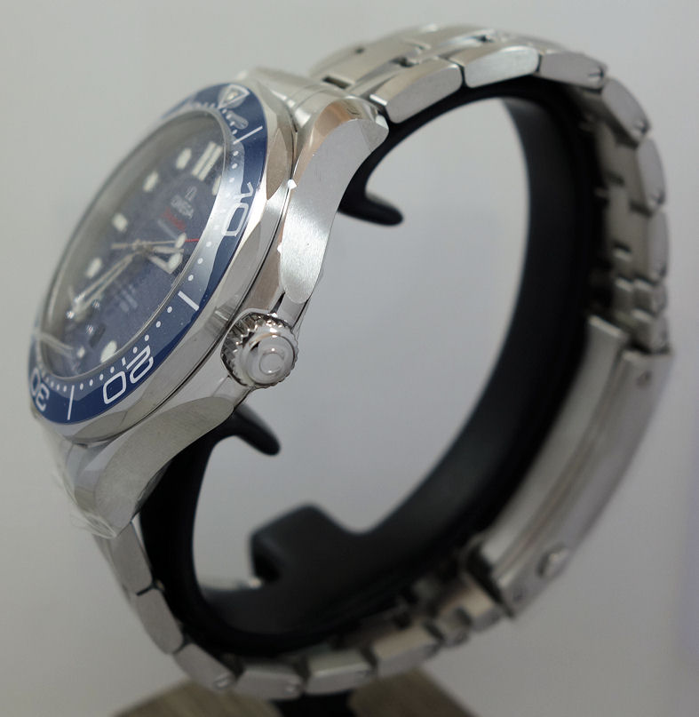 DSC09659 Omega SEAMASTER DIVER 300m 42mm Blue dial & bezel 21030422003001 Aug 2025 *UNUSED*