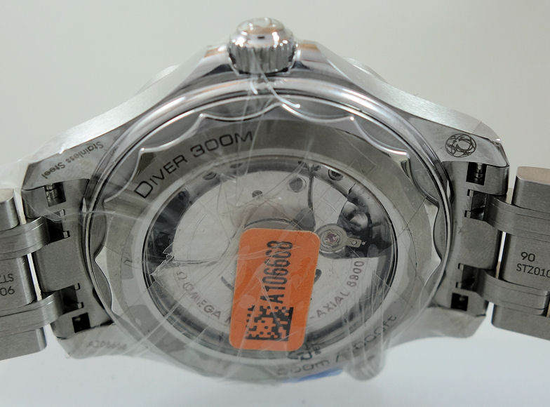 DSC09663 Omega SEAMASTER DIVER 300m 42mm Blue dial & bezel 21030422003001 Aug 2025 *UNUSED*