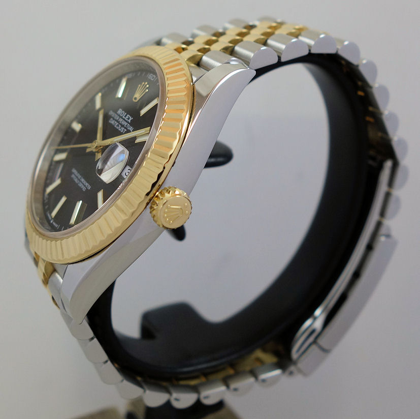 DSC00422 Rolex Datejust 41mm 18k & Steel, Black-dial 126333 Box & Card