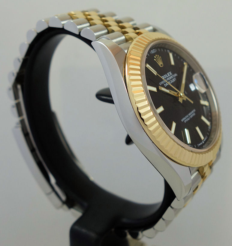 DSC00424 Rolex Datejust 41mm 18k & Steel, Black-dial 126333 Box & Card