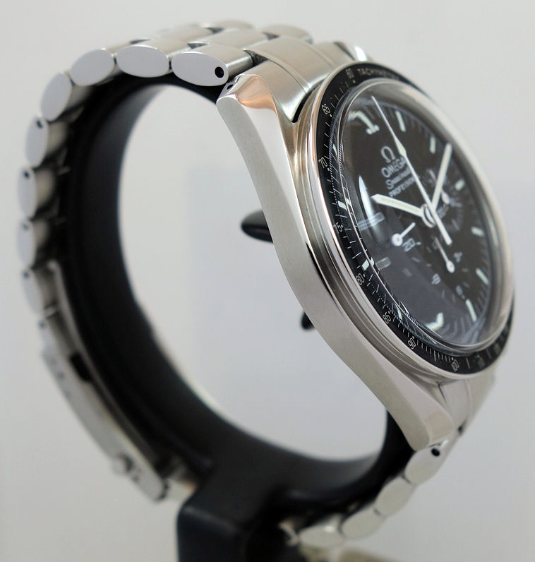 DSC01221 Omega Speedmaster Professional MOONWATCH 3570.50.00 Calibre 1861 Box & Cards