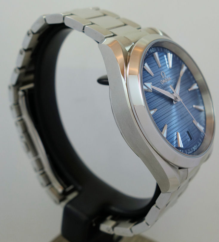 DSC01922 Omega Seamaster Aqua Terra 150m *Summer Blue Dial* 220.10.41.21.03.005