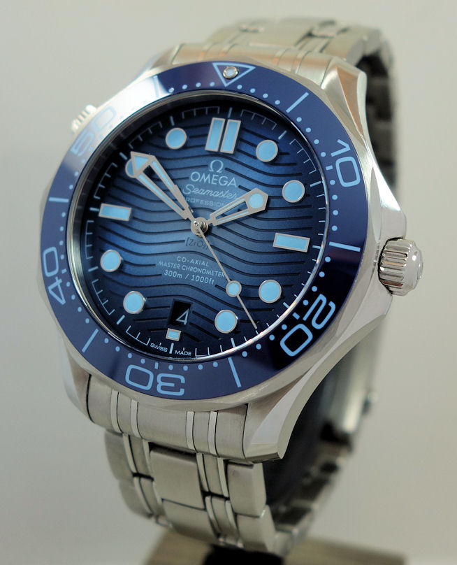 DSC01934 Omega SEAMASTER DIVER 300m 42mm *Summer Blue Dial & bezel* 210.30.42.20.03.003 March 2024