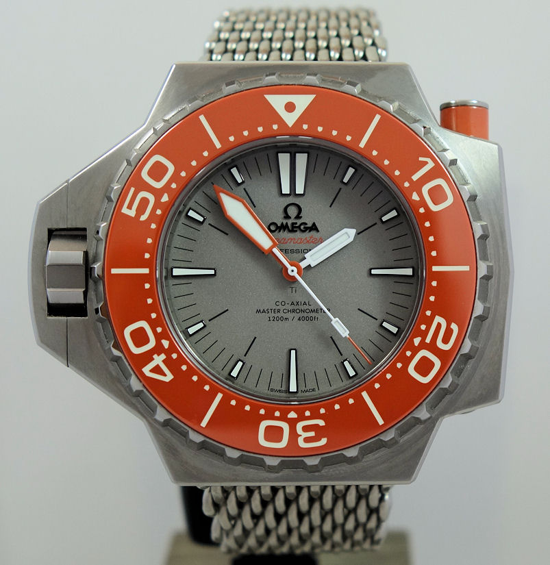 DSC02009 Omega Seamaster PLOPROF Co-Axial Master Titanium on Mesh Orange bezel 227.90.55.21.99.002