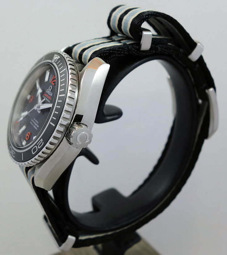 DSC02116 Omega Seamaster Planet Ocean 600m 37.5mm Black dial, Orange numbers 232.30.38.20.01.002