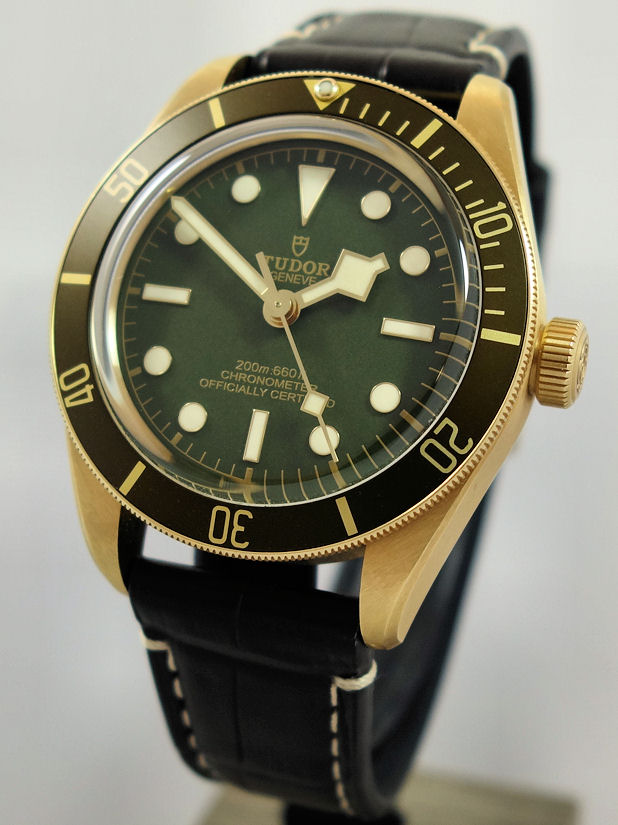 DSC03134 18k Gold TUDOR Black Bay 58 Green-Dial & Bezel 79018V B&C 2022