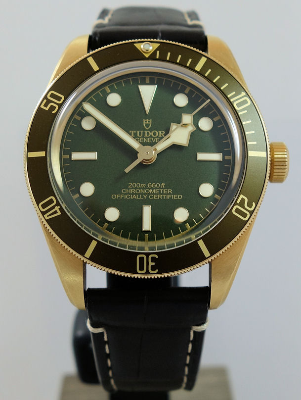 DSC03140 18k Gold TUDOR Black Bay 58 Green-Dial & Bezel 79018V B&C 2022