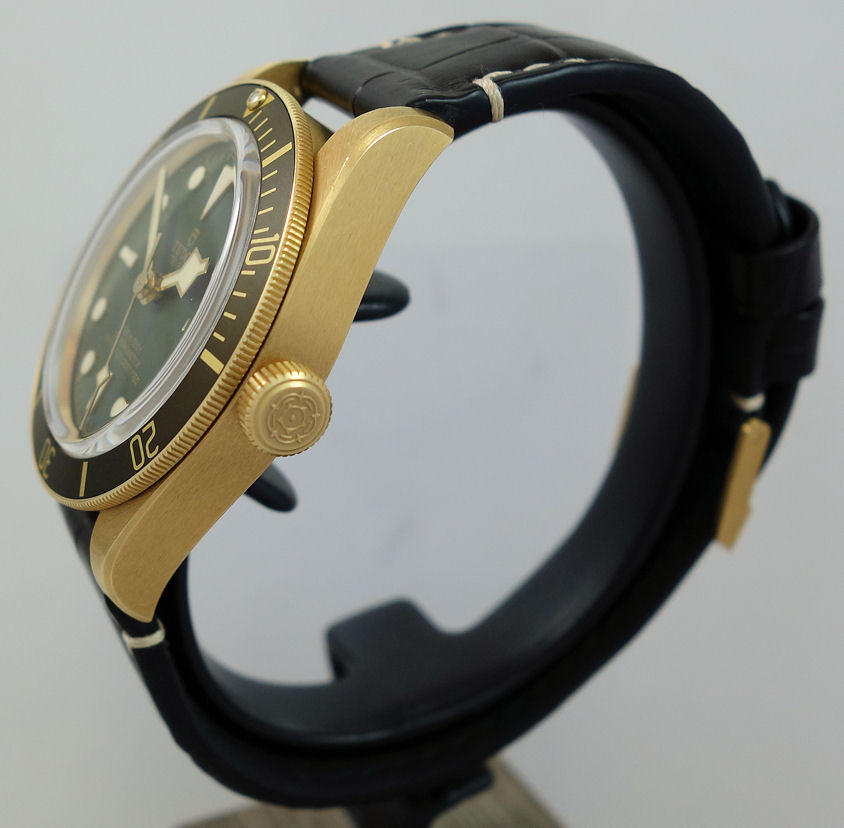 DSC03143 18k Gold TUDOR Black Bay 58 Green-Dial & Bezel 79018V B&C 2022