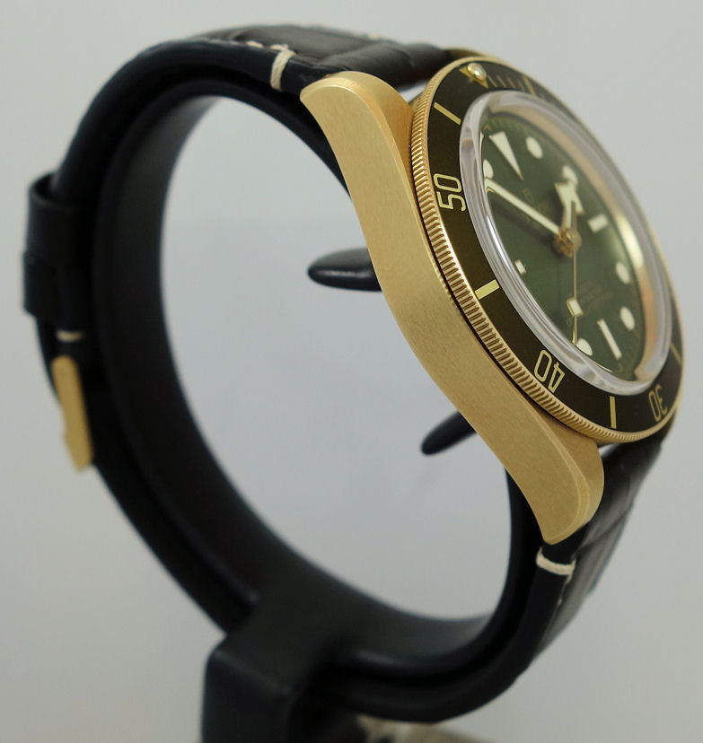 DSC03145 18k Gold TUDOR Black Bay 58 Green-Dial & Bezel 79018V B&C 2022