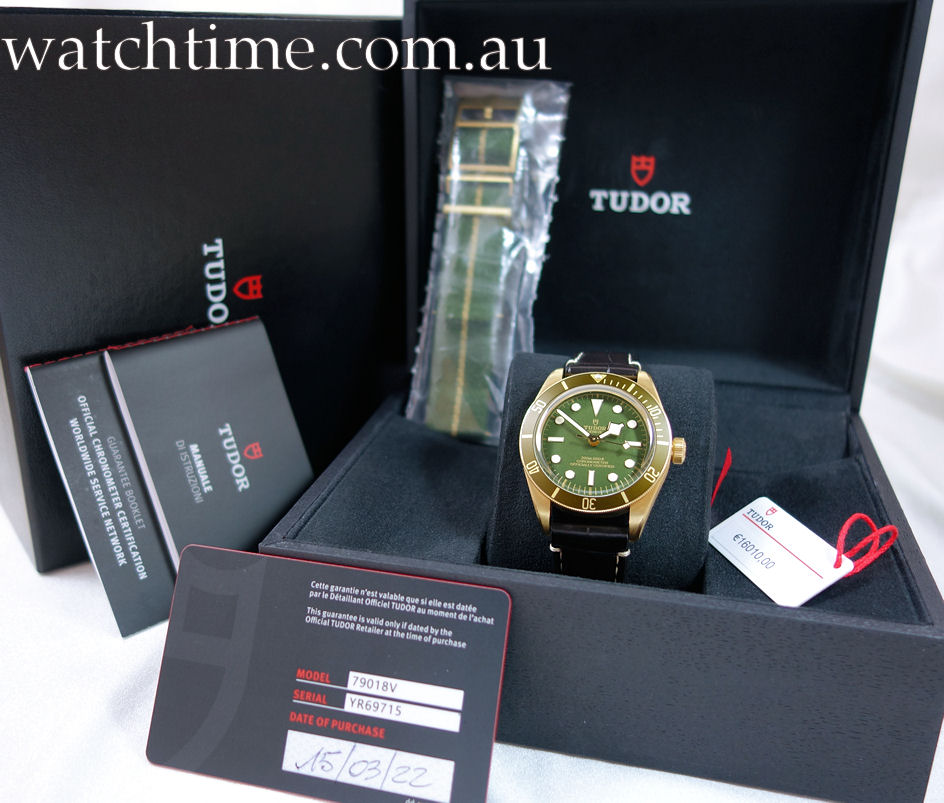 DSC03151 18k Gold TUDOR Black Bay 58 Green-Dial & Bezel 79018V B&C 2022