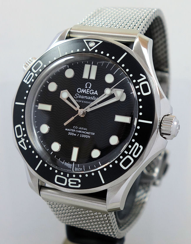 DSC03638 Omega Seamaster DIVER 300m Black-dial, 42mm on steel mesh bracelet 210.30.42.20.01.010 B&P 2025