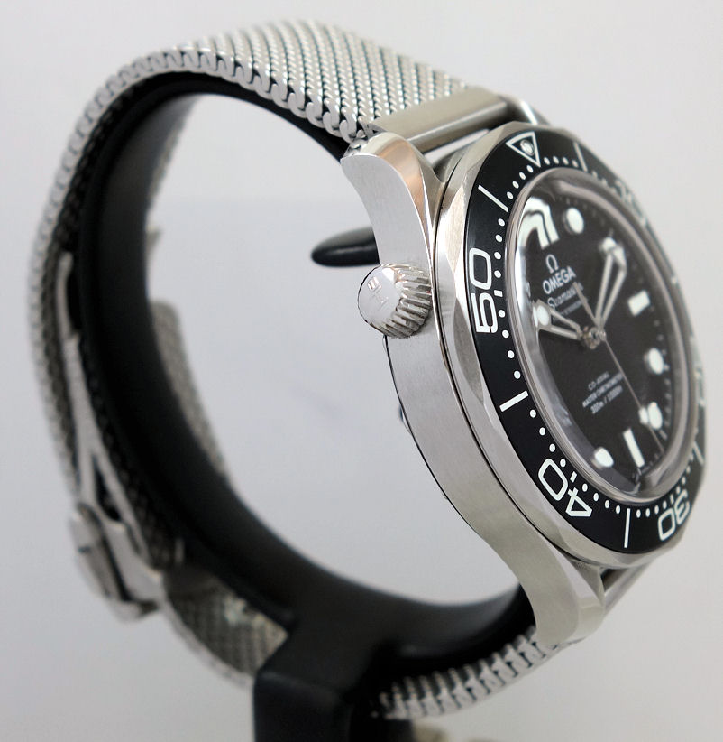 DSC03645 Omega Seamaster DIVER 300m Black-dial, 42mm on steel mesh bracelet 210.30.42.20.01.010 B&P 2025