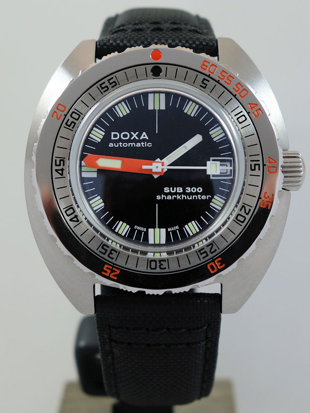 DSC05523 DOXA SUB 300 Sharkhunter 42.5mm Steel 821.10.101.10 June 2024