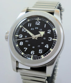 SERICA 4512 WMB 37mm Left-Hand on Bonklip bracelet