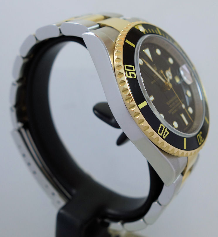 DSC05673 Rolex Submariner 16613 Black-dial 18k & Steel 2008 Box & Card