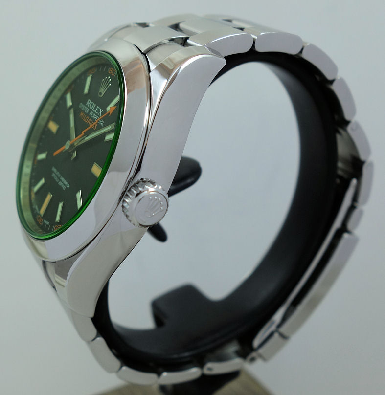 DSC06454 Rolex Milgauss Black Dial-Green Sapphire 116400GV Full set!