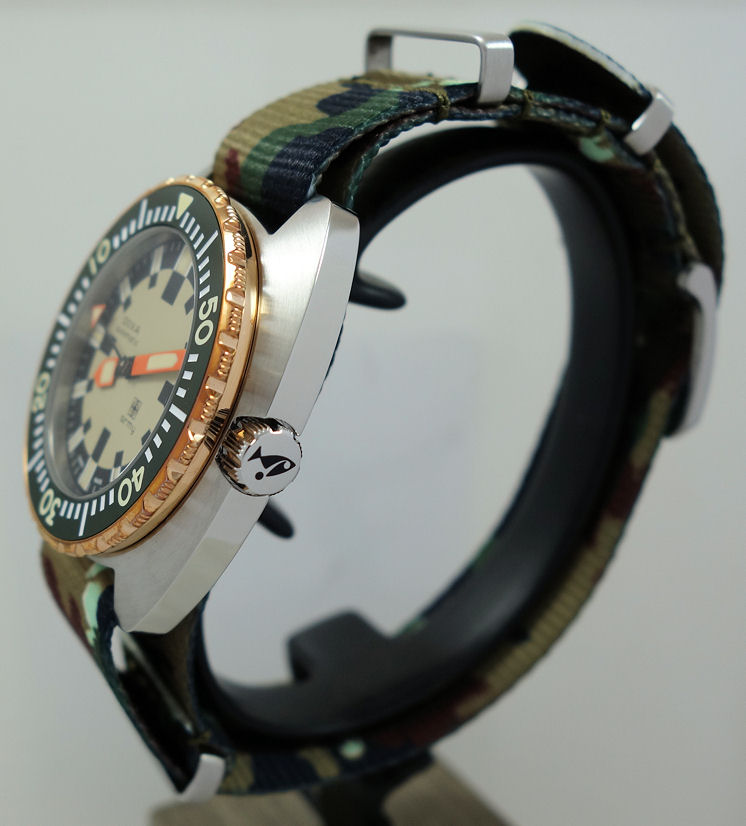DSC06204 DOXA Army Steel, Bronze Bezel 785.60.031.20 Box & Card 2022