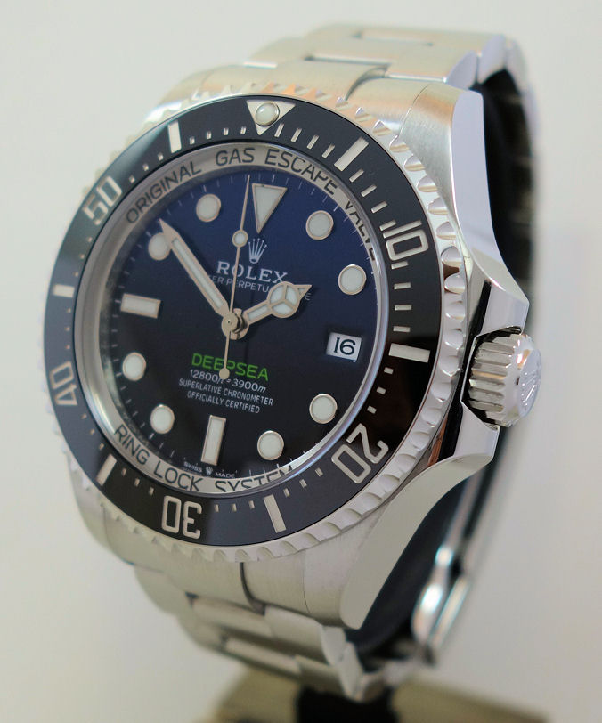 DSC06385 Rolex DEEPSEA SeaDweller James Cameron 136660 B&C 2024