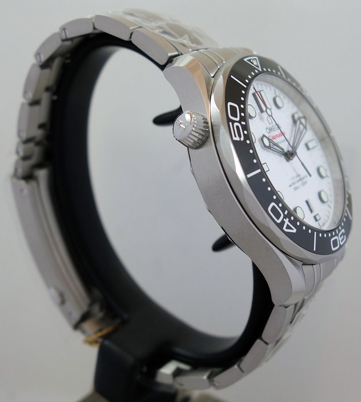 DSC06605 Omega Seamaster Diver 300m 210.30.42.20.04.001 White-dial 42mm