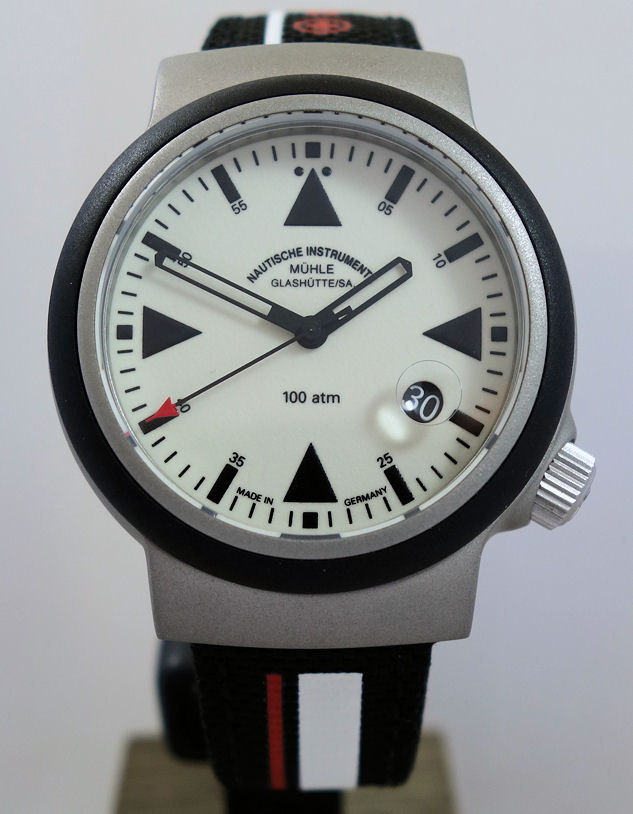 DSC06808 MÜHLE-GLASHÜTTE S.A.R. Rescue-Timer LUMEN M1-41-08-KB Ø 42 mm.