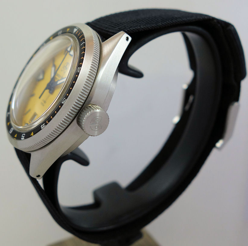 DSC06911 OW Ollech & Wajs C-1000 Y Steel 40mm Yellow-dial Swiss Automatic