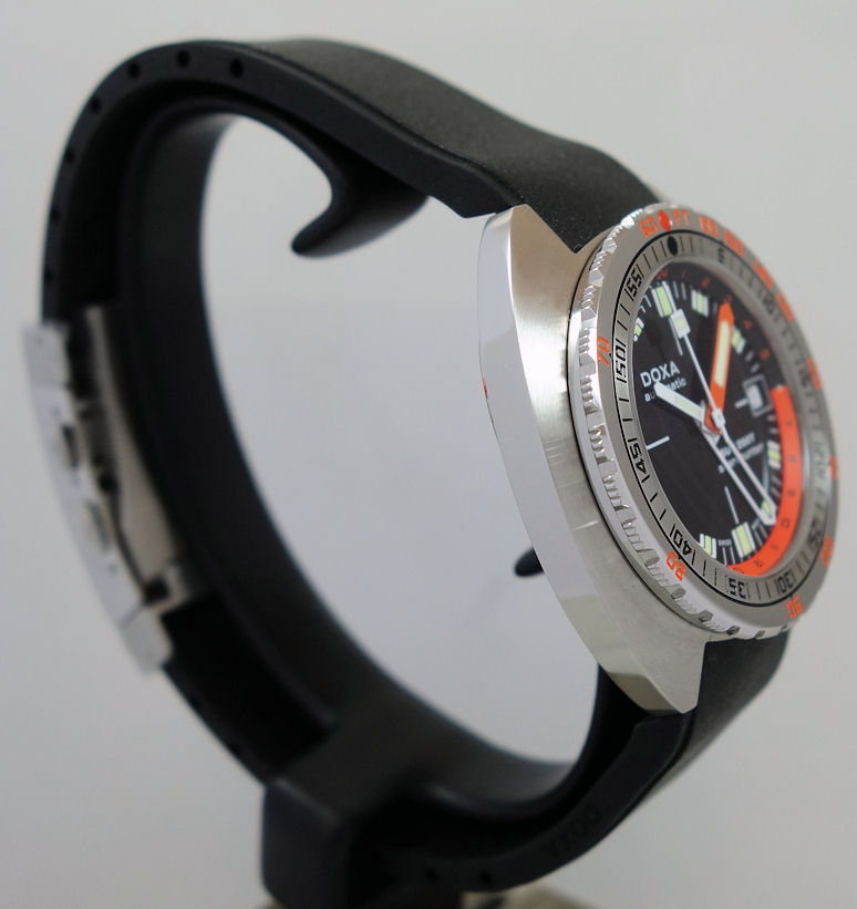 DSC06930 DOXA SUB 250T GMT Sharkhunter 855.10.101.10 Steel 40mm