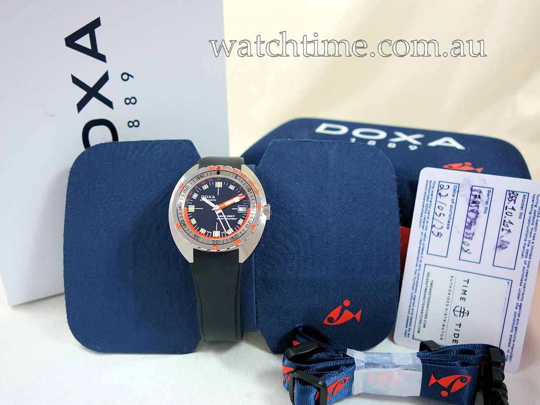 DSC06936 DOXA SUB 250T GMT Sharkhunter 855.10.101.10 Steel 40mm