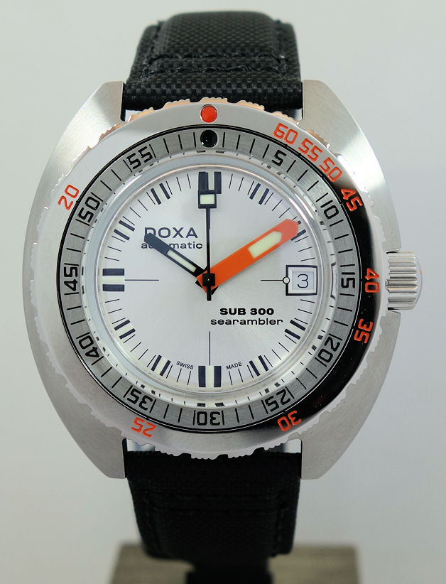DSC06961 DOXA SUB 300 Searambler 42.5mm Steel Silver-dial 821.10.021.10