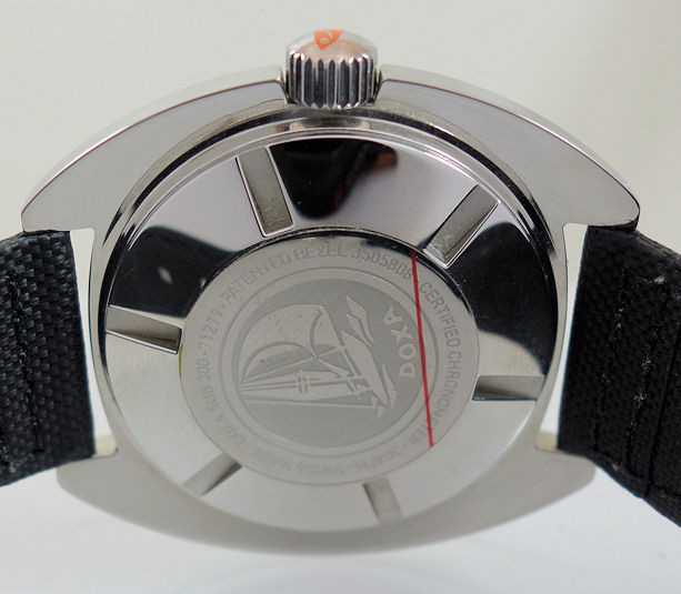 DSC06967 DOXA SUB 300 Searambler 42.5mm Steel Silver-dial 821.10.021.10