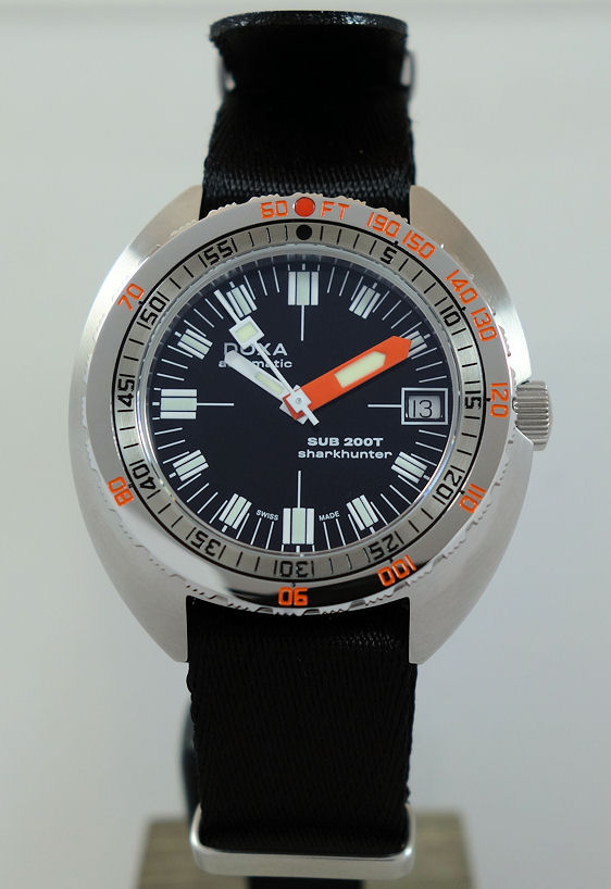 DSC06973 DOXA SUB 200T SHARKHUNTER 804.10.101.20 Black-dial