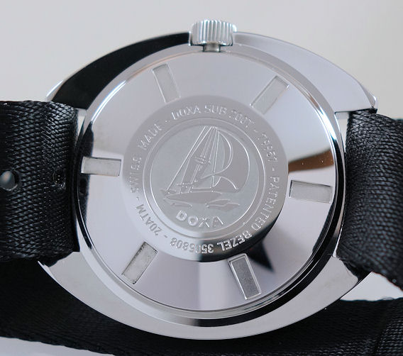 DSC06979 DOXA SUB 200T SHARKHUNTER 804.10.101.20 Black-dial
