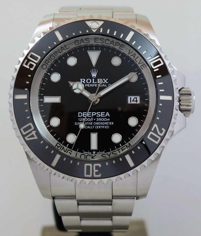 DSC07082 Rolex DEEPSEA SeaDweller 136660 Box & Card Jan 2025 *30% Off Retail*