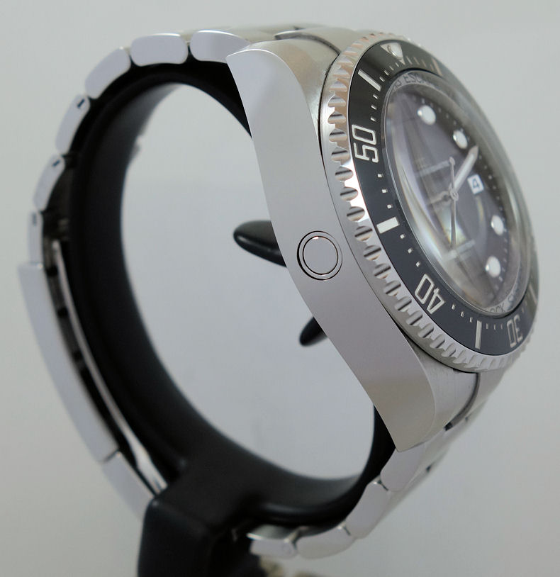 DSC07088 Rolex DEEPSEA SeaDweller 136660 Box & Card Jan 2025 *30% Off Retail*