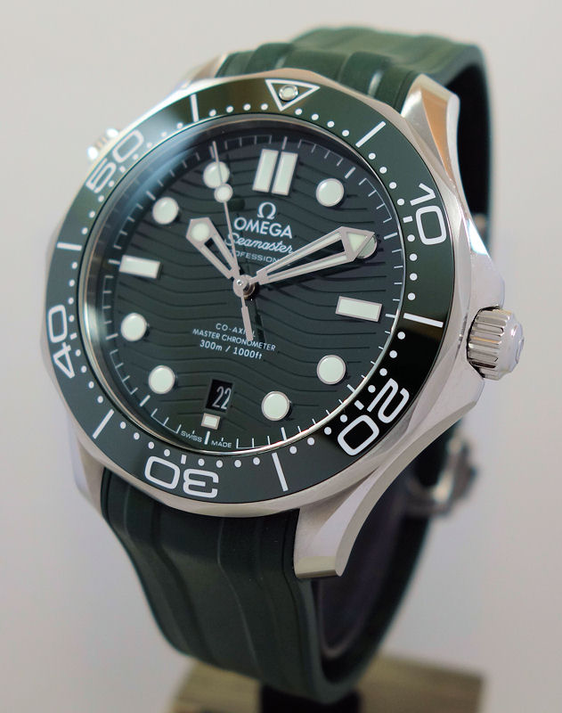 DSC07210 Omega Seamaster Diver 300M GREEN 42mm 210.32.42.20.10.001 Box & Cards 2023
