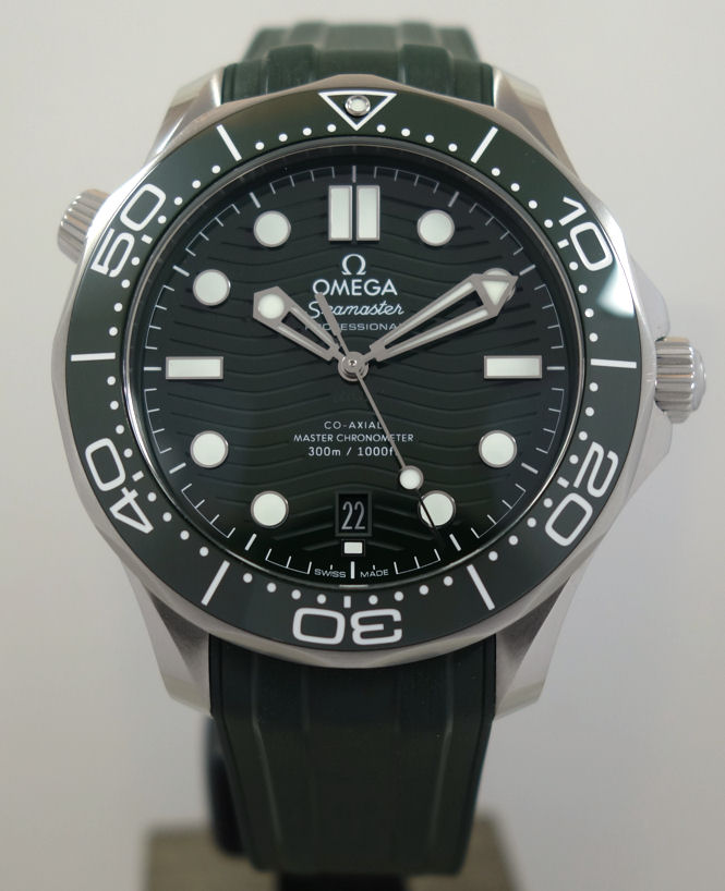DSC07213 Omega Seamaster Diver 300M GREEN 42mm 210.32.42.20.10.001 Box & Cards 2023