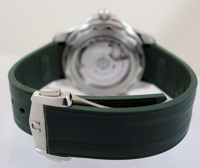 DSC07219 Omega Seamaster Diver 300M GREEN 42mm 210.32.42.20.10.001 Box & Cards 2023