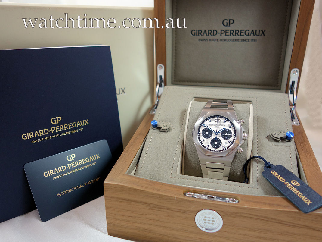DSC07747 Girard Perregaux Laureato Chronograph Ø 42mm Steel with Panda-dial Box & Card 81020-11-131-11A
