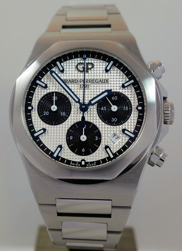 DSC07780 Girard Perregaux Laureato Chronograph Ø 42mm Steel with Panda-dial Box & Card 81020-11-131-11A