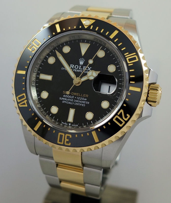 DSC08623 ROLEX SEA-DWELLER 43mm 18K & STEEL 126603 Box & Card 2021