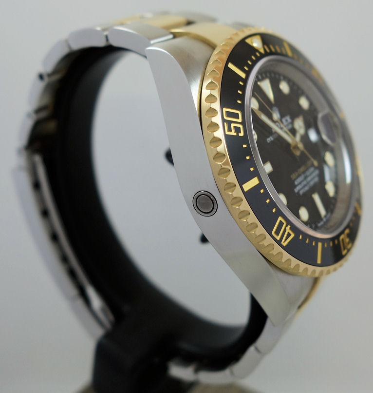 DSC08631 ROLEX SEA-DWELLER 43mm 18K & STEEL 126603 Box & Card 2021