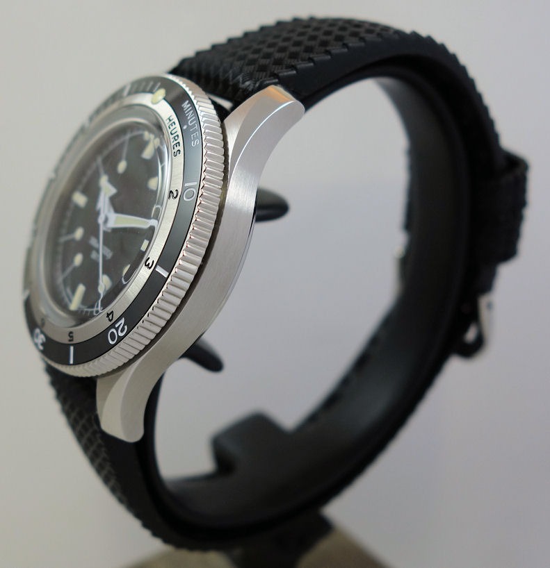 DSC09333 SERICA 5305 Dive Chronometre 39mm Black Enamel