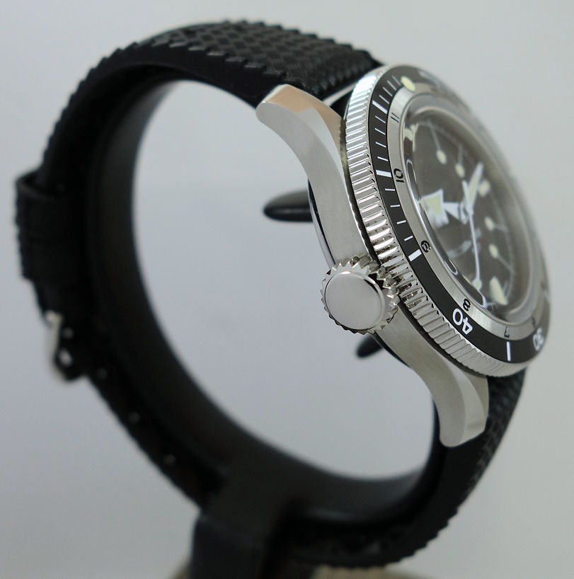 DSC09335 SERICA 5305 Dive Chronometre 39mm Black Enamel